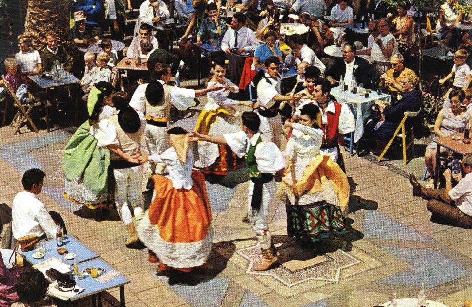 Baile folclórico en el Pueblo Canario