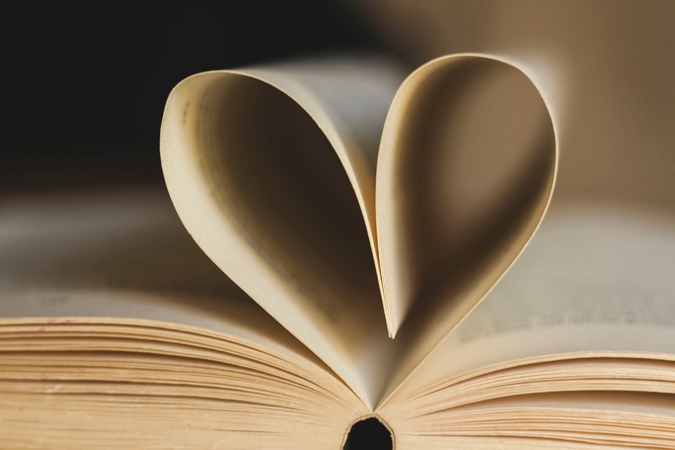 Deconstruyamos el mito del amor romántico: 10 libros