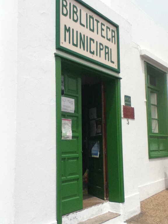 Playa Blanca Library