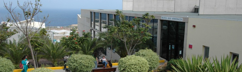 Exterior de la Biblioteca de Veterinaria Exterior de la Biblioteca de Veterinaria