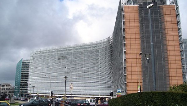 Fotografía con perspectiva de la sede de la Comisión Europea en Bruselas
