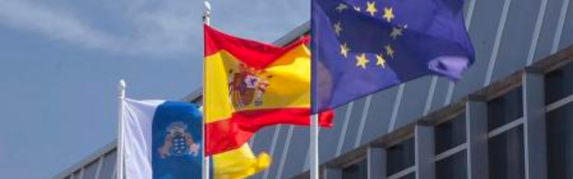 Banderas de Canarias, España y Unión Europea